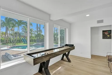 725 Harrison Street Hollywood FL 33019