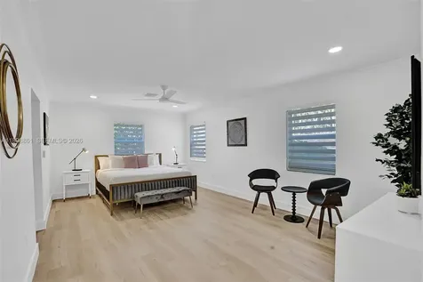 725 Harrison Street Hollywood FL 33019
