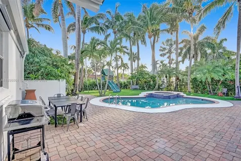 725 Harrison Street Hollywood FL 33019