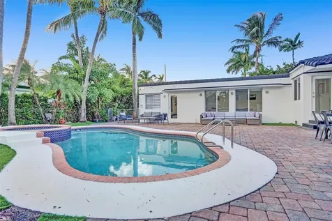 725 Harrison Street Hollywood FL 33019