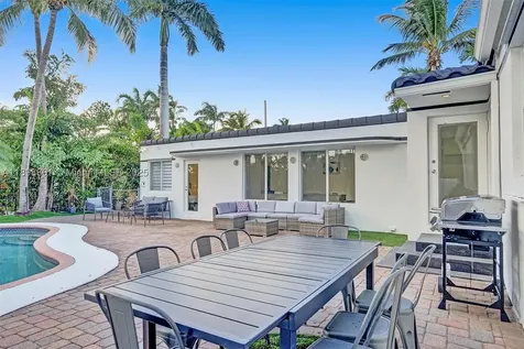 725 Harrison Street Hollywood FL 33019