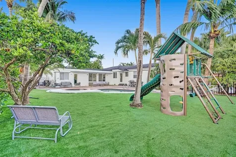 725 Harrison Street Hollywood FL 33019