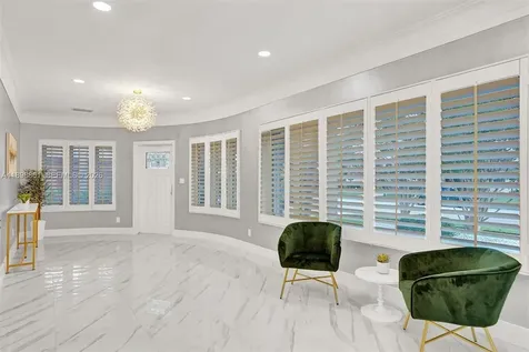 725 Harrison Street Hollywood FL 33019