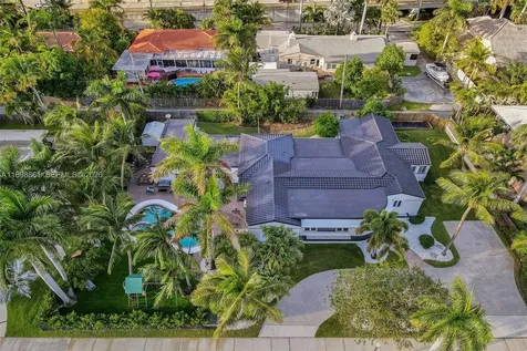 725 Harrison Street Hollywood FL 33019