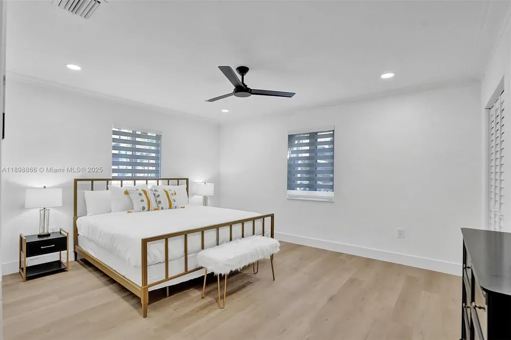 725 Harrison Street Hollywood FL 33019