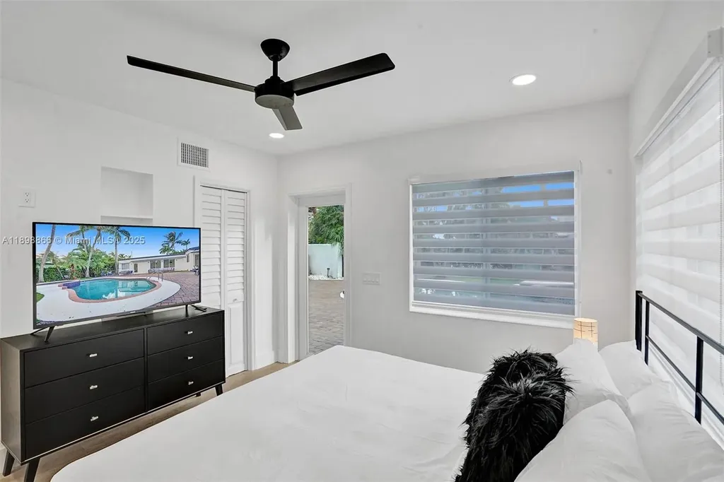 725 Harrison Street Hollywood FL 33019