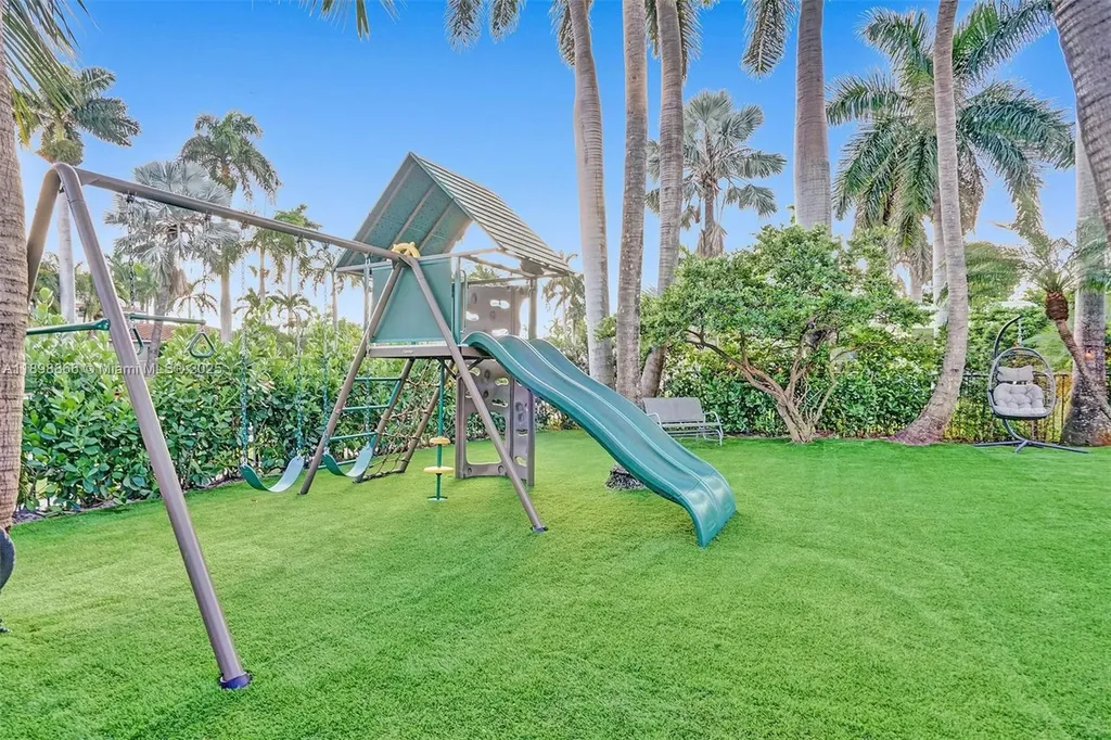 725 Harrison Street Hollywood FL 33019