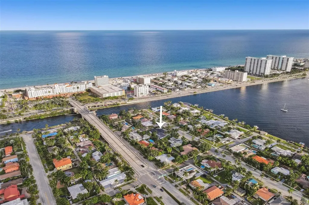 725 Harrison Street Hollywood FL 33019