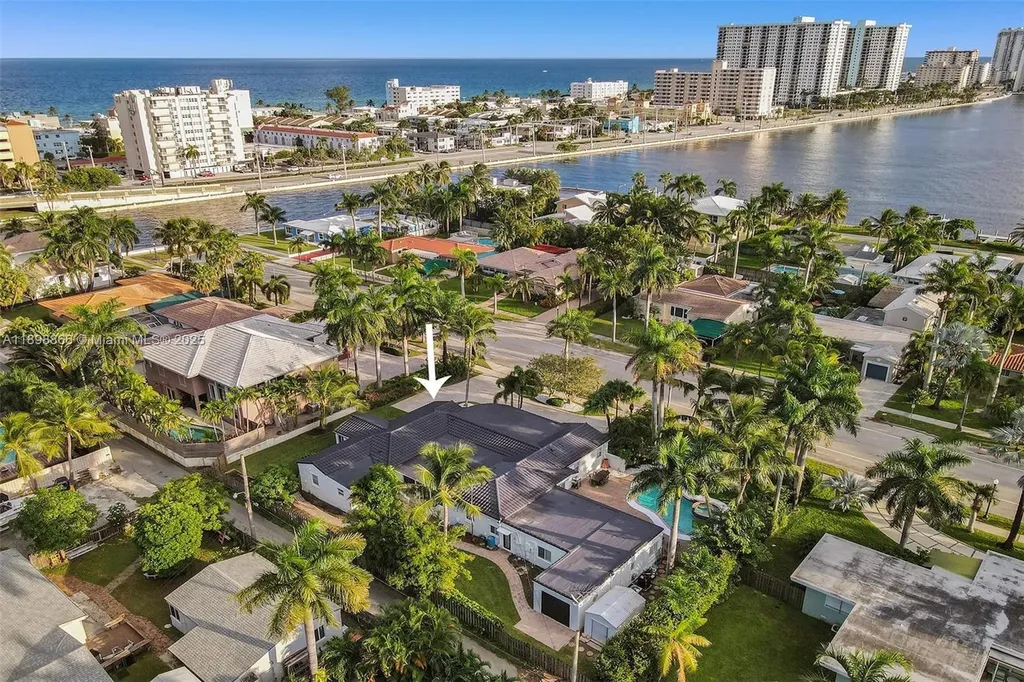 725 Harrison Street Hollywood FL 33019