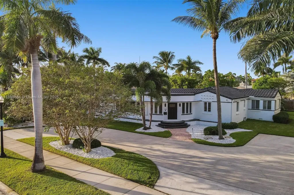 725 Harrison Street Hollywood FL 33019