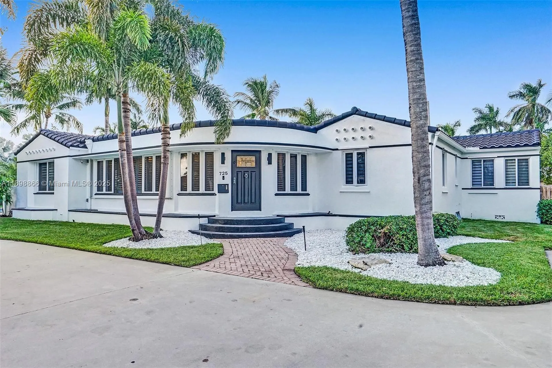 725 Harrison Street Hollywood FL 33019
