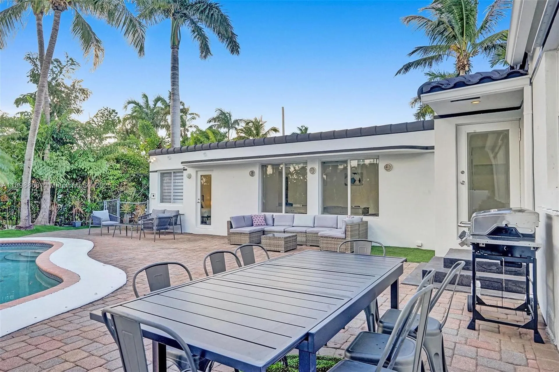 725 Harrison Street Hollywood FL 33019