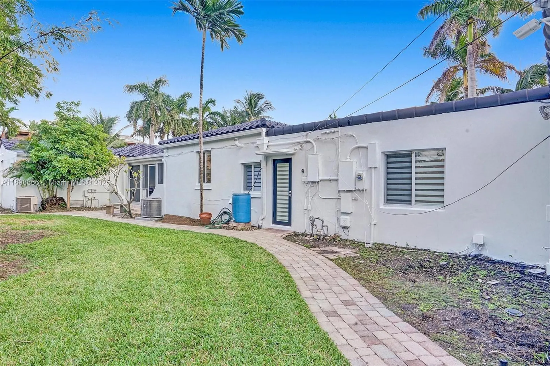 725 Harrison Street Hollywood FL 33019