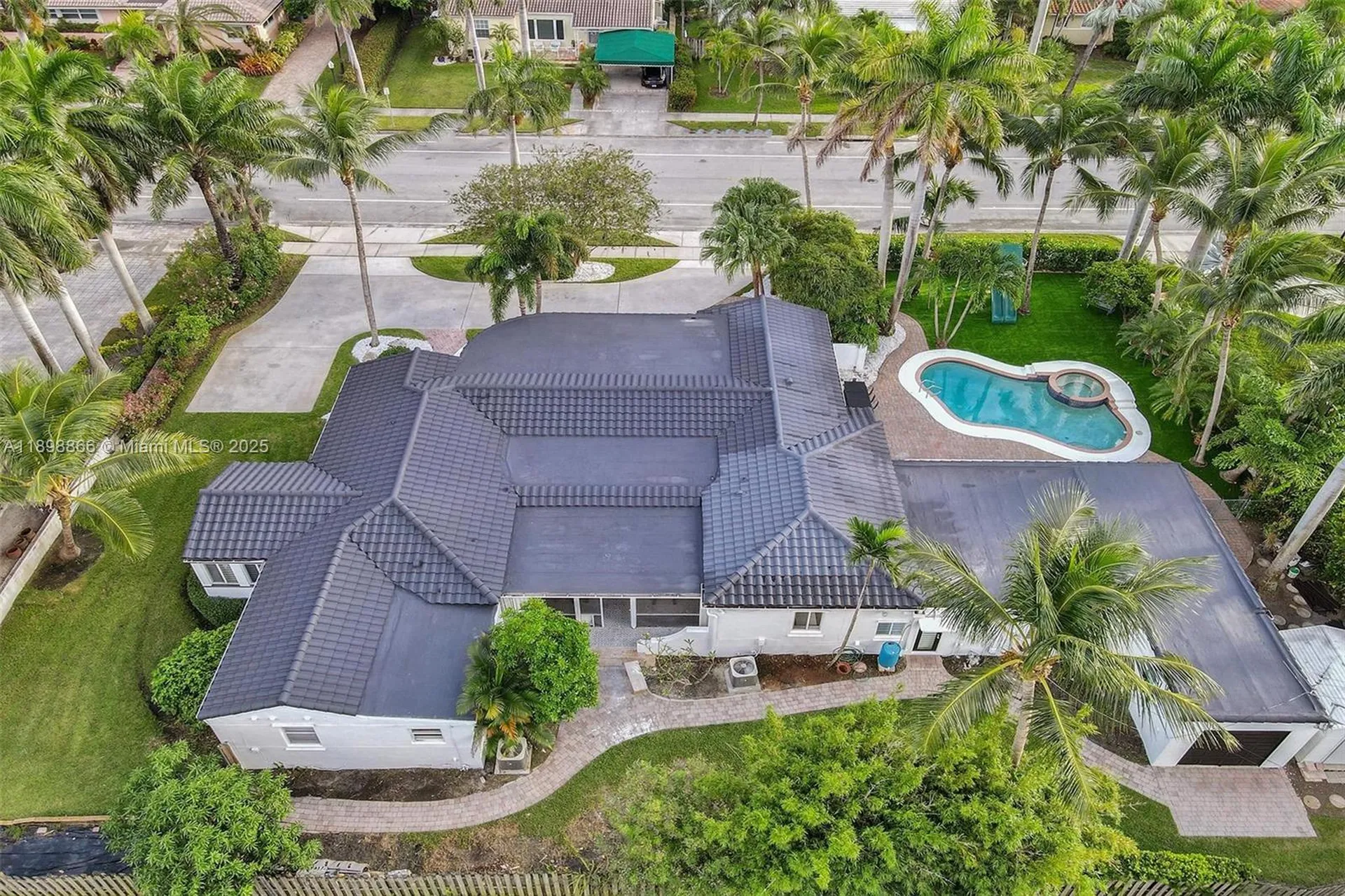 725 Harrison Street Hollywood FL 33019