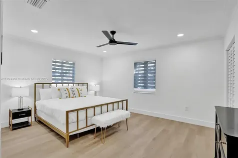 725 Harrison Street Hollywood FL 33019
