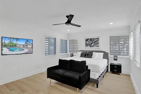 725 Harrison Street Hollywood FL 33019
