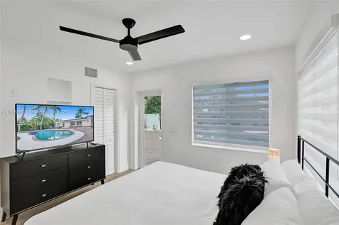 725 Harrison Street Hollywood FL 33019