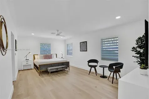 725 Harrison Street Hollywood FL 33019