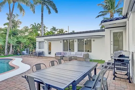 725 Harrison Street Hollywood FL 33019