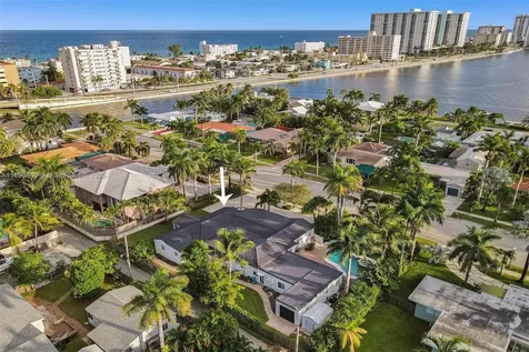 725 Harrison Street Hollywood FL 33019