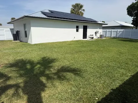 5218 SE 43 Street Okeechobee FL 34974