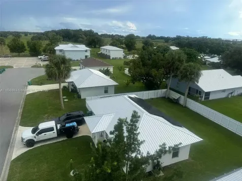 5218 SE 43 Street Okeechobee FL 34974