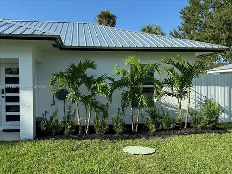 5218 SE 43 Street Okeechobee FL 34974