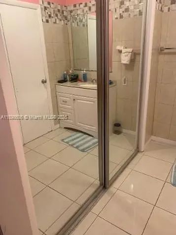 4249 NW 50th Terrace Lauderdale Lakes FL 33319