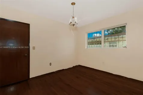 5271 NW 1st Street Miami FL 33126