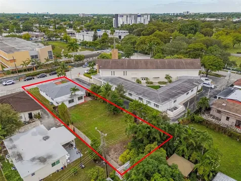 5271 NW 1st Street Miami FL 33126