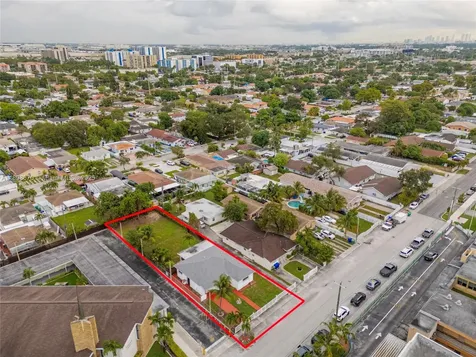 5271 NW 1st Street Miami FL 33126