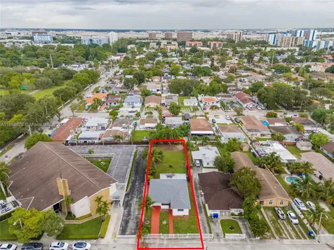 5271 NW 1st Street Miami FL 33126