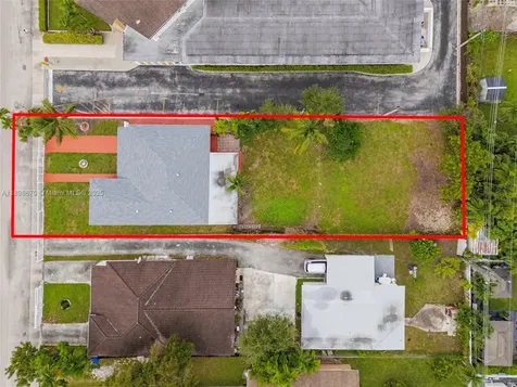 5271 NW 1st Street Miami FL 33126