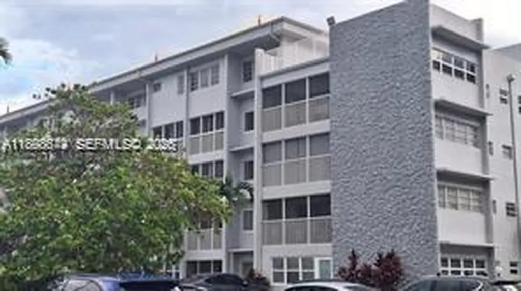 215 SE 3rd Avenue Hallandale Beach FL 33009