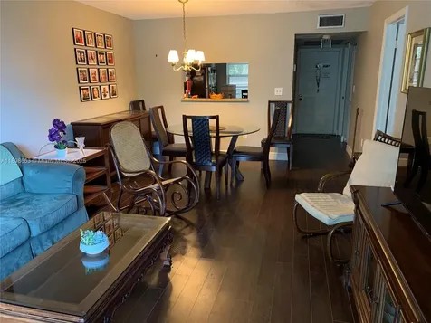 900 Colony Point Circle Pembroke Pines FL 33026