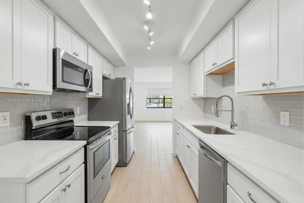 941 SW 20th Court Delray Beach FL 33445