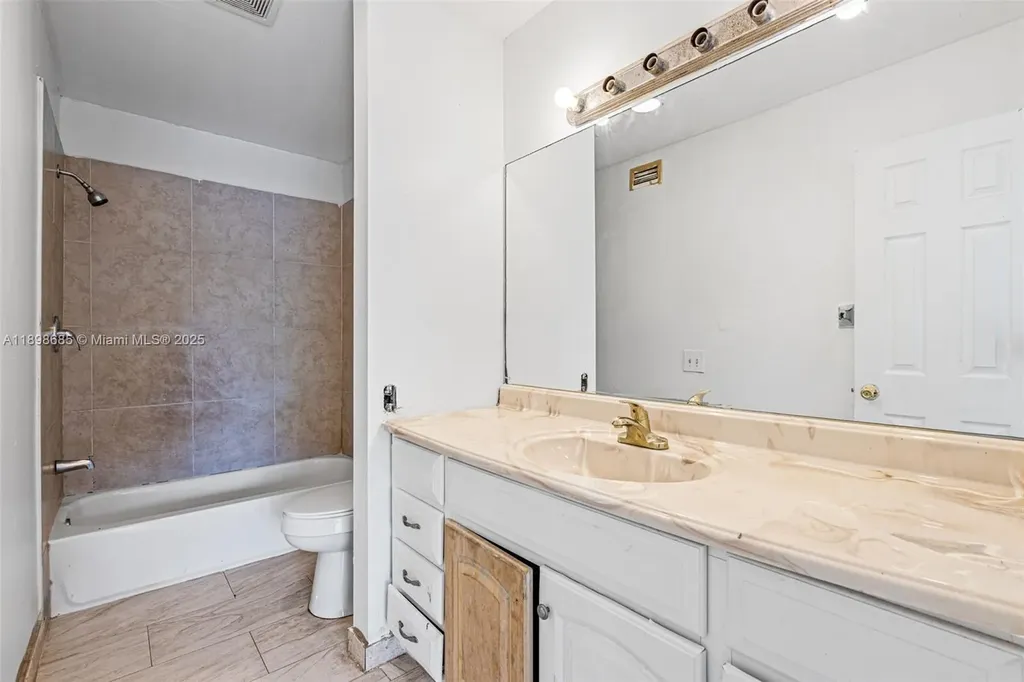 941 SW 20th Court Delray Beach FL 33445