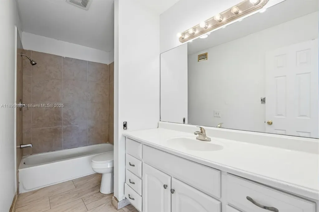 941 SW 20th Court Delray Beach FL 33445