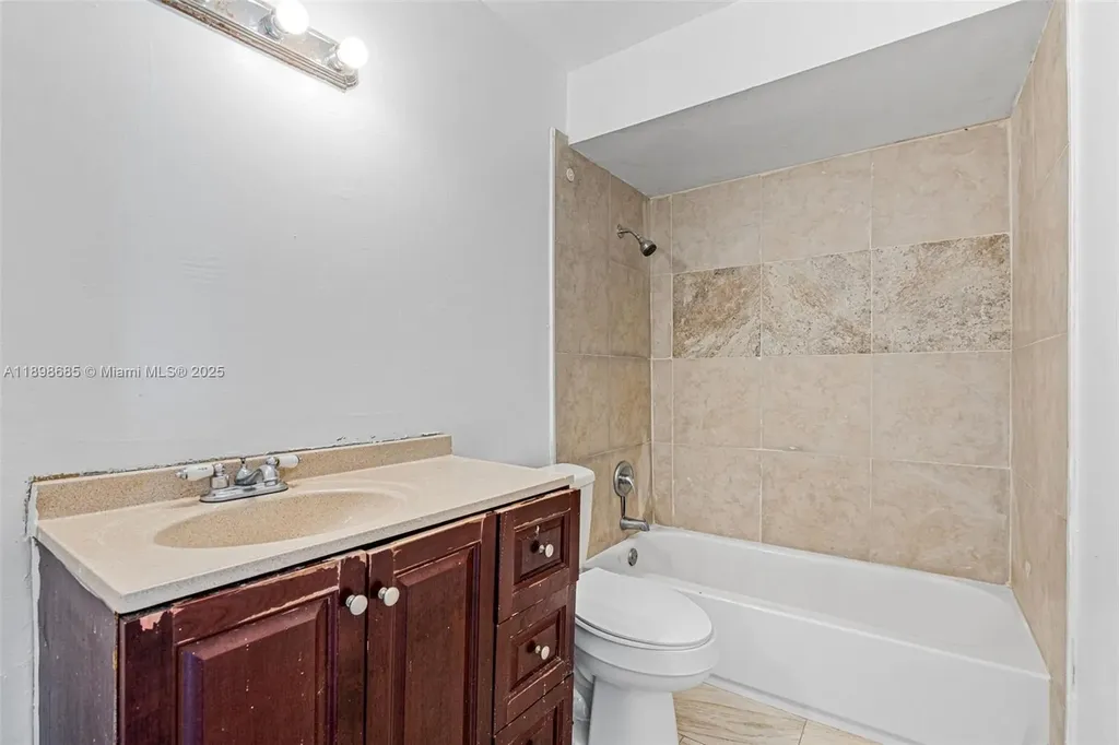 941 SW 20th Court Delray Beach FL 33445