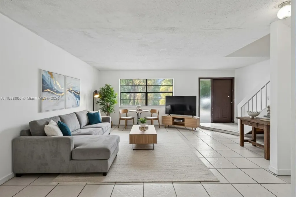 941 SW 20th Court Delray Beach FL 33445