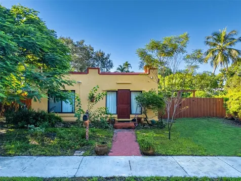 472 NE 130th Street North Miami FL 33161