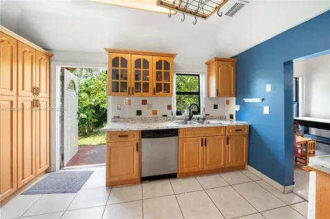 472 NE 130th Street North Miami FL 33161