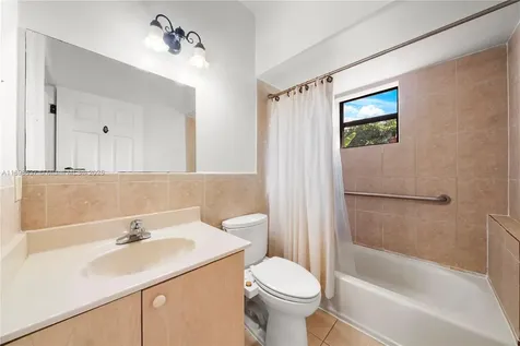 472 NE 130th Street North Miami FL 33161