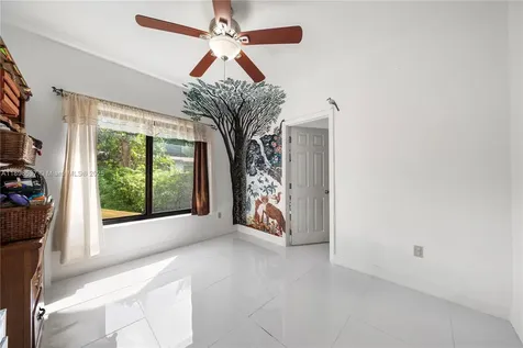 472 NE 130th Street North Miami FL 33161