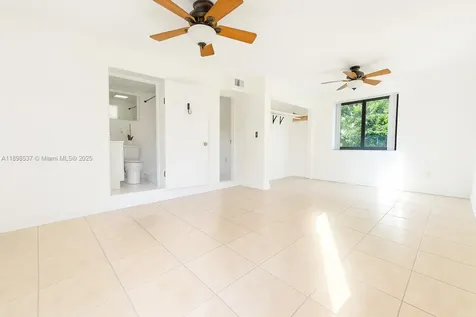 472 NE 130th Street North Miami FL 33161