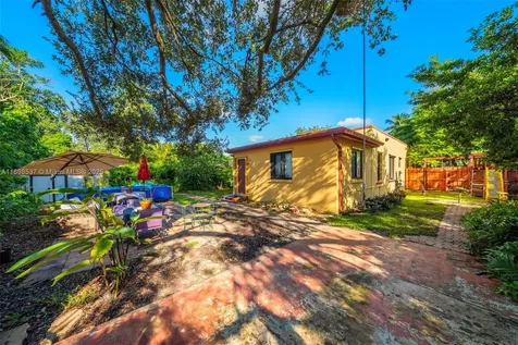 472 NE 130th Street North Miami FL 33161