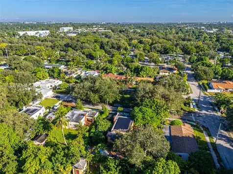 472 NE 130th Street North Miami FL 33161