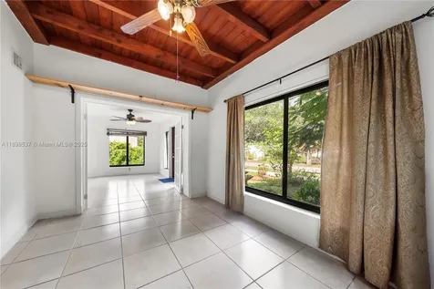 472 NE 130th Street North Miami FL 33161