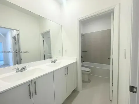 2647 SE 8 Court Homestead FL 33035