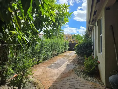 11141 NW 77th Terrace Doral FL 33178